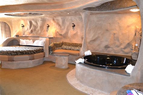 fantasy themed hotel rooms in illinois|fantasy suites in galena il.